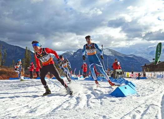 Junior racer Nelson Luxmore and Senior Alex Mcdonald head out on another lap [P] Drew Goldsack