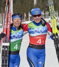 Irina Khazova (right) and hugs team mate Natalia Korosteleva (RUS) embrace after winning bronze. [P] Heinz Ruckemann