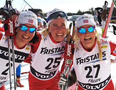 (l-r) Marit Bjoergen (NOR), Kristin Stoermer...