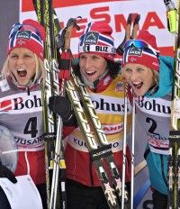 Final podium (l-r) Therese Johaug (NOR), Marit Bjoergen (NOR) and Vibeke W. Skofterud (NOR) [P] Nordic Focus