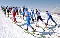A large group on the way to the highest point of the course… [P] Nordic Focus