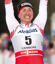 Justyna Kowalczyk (Pol) wins gold [P]...