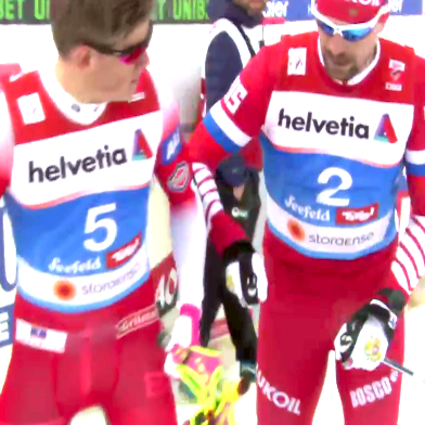 Ustiugov pushes Klaebo after their heat [P]